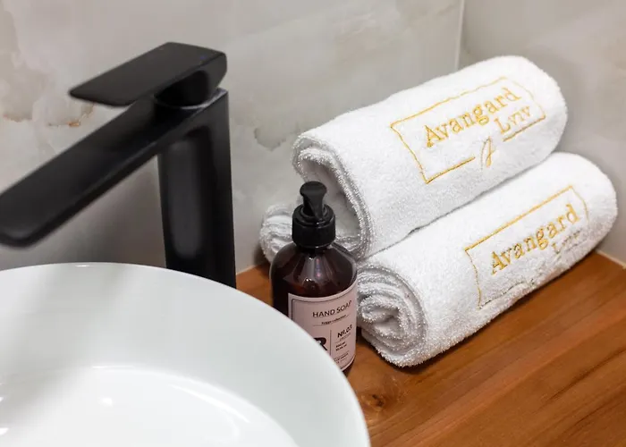 Avangard Fyrmanska 8 Apartamento Leópolis