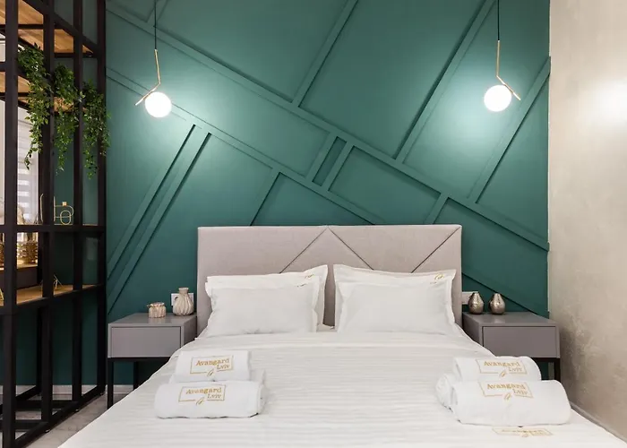 Avangard Fyrmanska 8 * Lwów