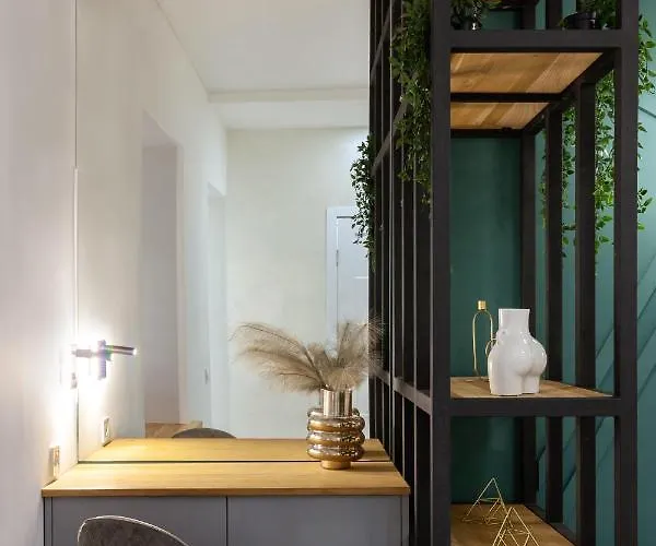 Avangard Fyrmanska 8 * Lwów